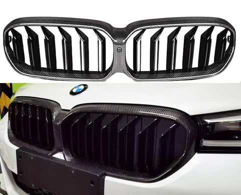 Решетка радиатора BMW G30 / G31 LCI стиль M черная + рамка под карбон (20-22 г.в.)