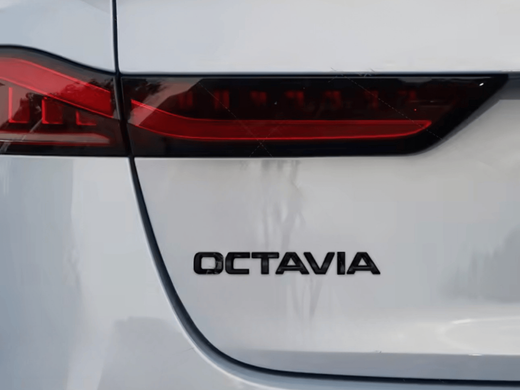 Наклейка-логотип 3D на багажник Skoda черный глянец