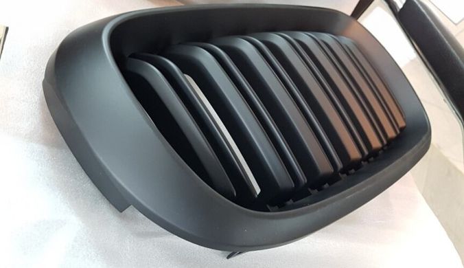 Решітка радіатора BMW X5 F15 / X6 F16 стиль М чорна матова
