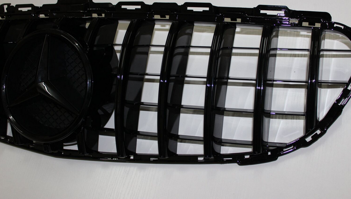 Решітка радіатора з зіркою на MERCEDES W212 в стилі GT (14-16 г.в.)