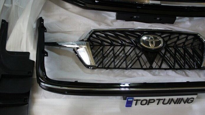 Комплект обвеса на Toyota LC 200 "Executive 2019" стиль + решетка радиатора