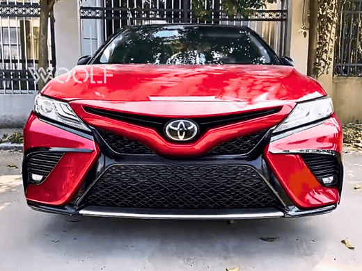 Накладки (сплиттеры) переднего бампера Toyota Camry (2018-2020) черный глянец