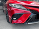 Накладки (сплиттеры) переднего бампера Toyota Camry (2018-2020) черный глянец