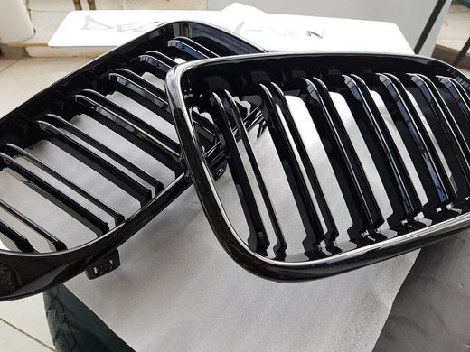 Решетка радиатора (ноздри) BMW X3 F25 черный глянец, стиль М (10-14 г.в.)