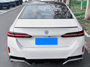 Спойлер на BMW 5 серії G60 i5 MP Style чорний глянсовий ABS-пластик 2024+