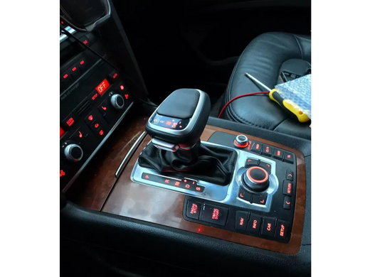 Ручка переключения передач Audi  Q7 2005-2015 с подсветкой и кожухом