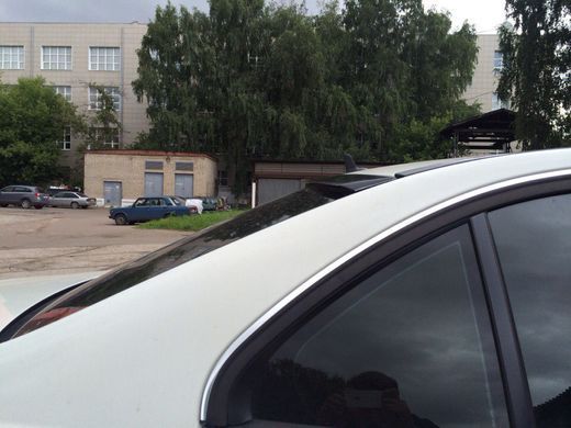 Спойлер козырек на Mercedes-Benz C-class W204 черный глянцевый ABS-пластик