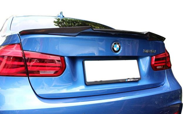 Спойлер багажника BMW F30 стиль M4 в кольорі карбон