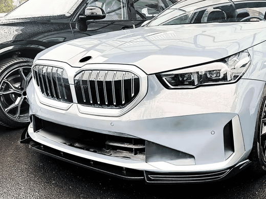 Накладка передня BMW 5 G60 / G61 (2024-... р.в.) чорний глянець, Чорний глянець
