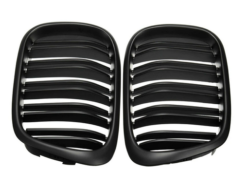Решетка радиатора, ноздри на BMW E39 М5 черный матовый