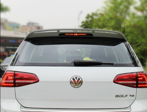 Спойлер на крышку багажника Volkswagen Golf 7 в стиле Votex