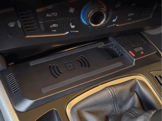 Беспроводной чарджер для Audi A4 A5 S5 RS5