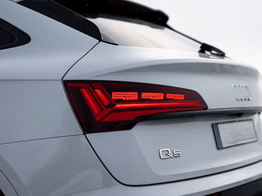 Оптика задня, ліхтарі на Audi Q5 (2018-2021) чрвоні