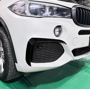 Накладки переднего бампера BMW X5 F15 M Sport черный глянец