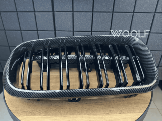 Решетка радиатора на BMW X5 F15 / X6 F16 стиль М черная глянцевая + рамка под карбон, Черный