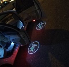 Подсветка дверей с логотипом авто Skoda