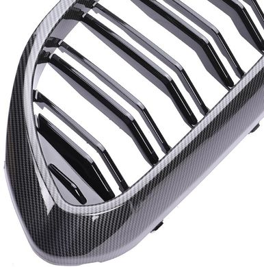 Решетка радиатора (ноздри) BMW G30 / G31 стиль M черный глянец + рамка под карбон (17-20 г.в.)