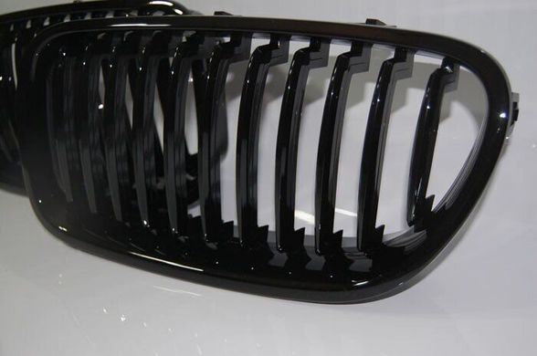 Решітка радіатора на BMW F10, чорний глянець (10-17 р.в.)