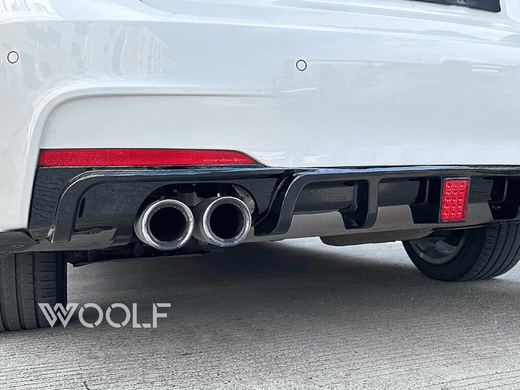 Накладка на задній бампер BMW F30 (2013-2019 р.в.) зі соп-сигналом (під дві подвійні вихлопні труби)