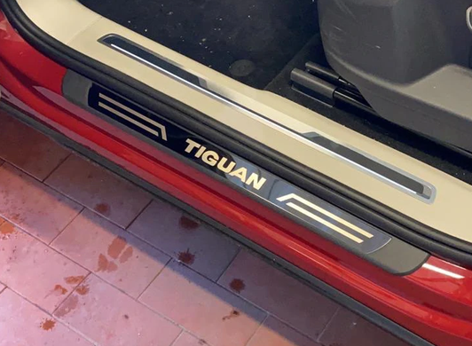 Накладки на пороги Volkswagen Tiguan 2