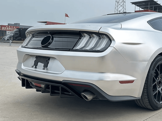 Накладка заднего бампера Ford Mustang MK6.5 черный глянец, Черный глянец